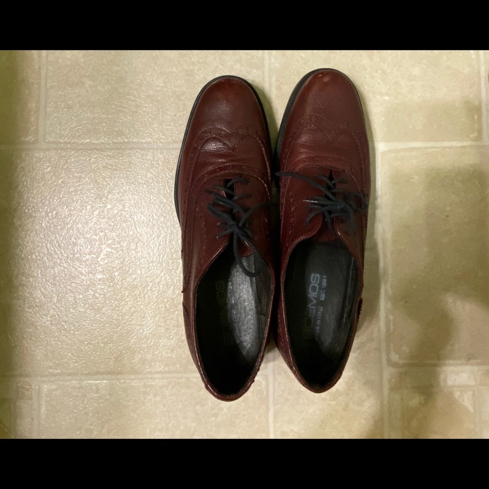 Dress shoes